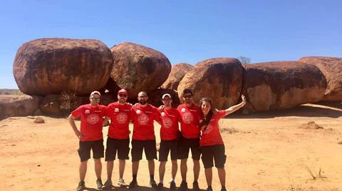 世界太阳能汽车挑战赛：太阳能汽车Emilia 4 LT 在澳大利亚发出新的挑战